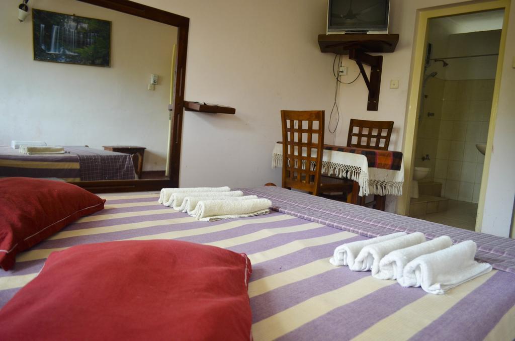 Yoho Mount Waves Hotell Colombo Rom bilde
